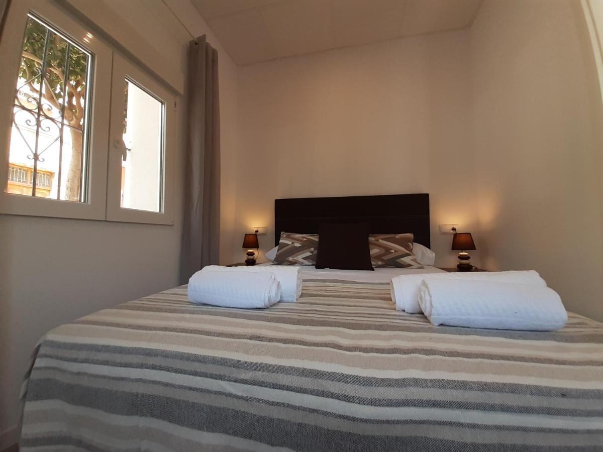 The Yellow Corner Apartment Аликанте Екстериор снимка