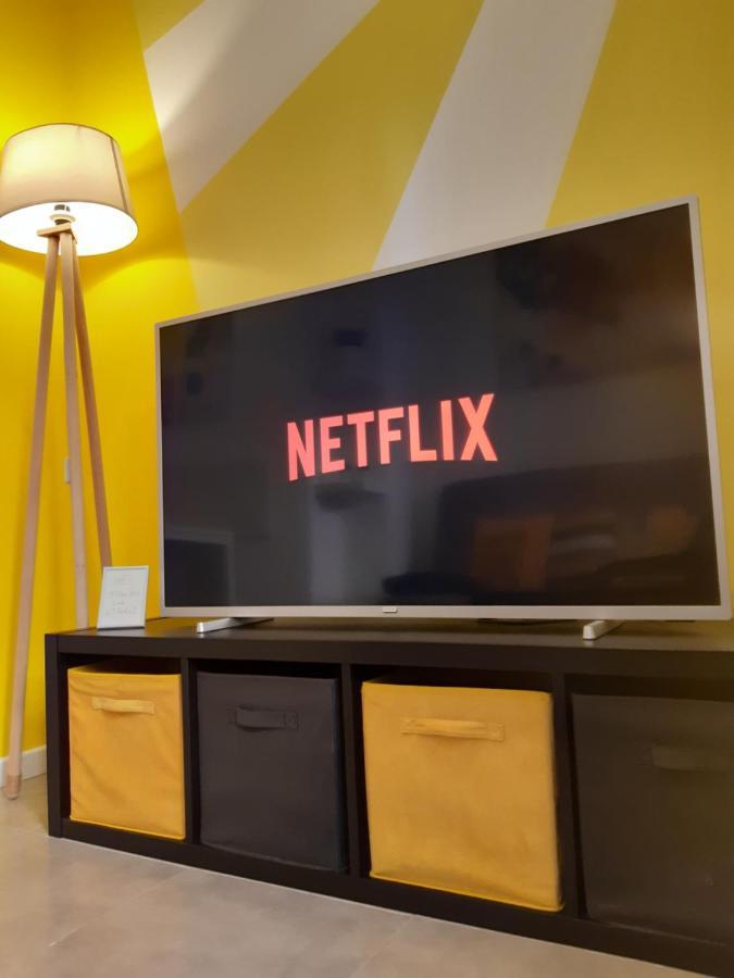 The Yellow Corner Apartment Аликанте Екстериор снимка