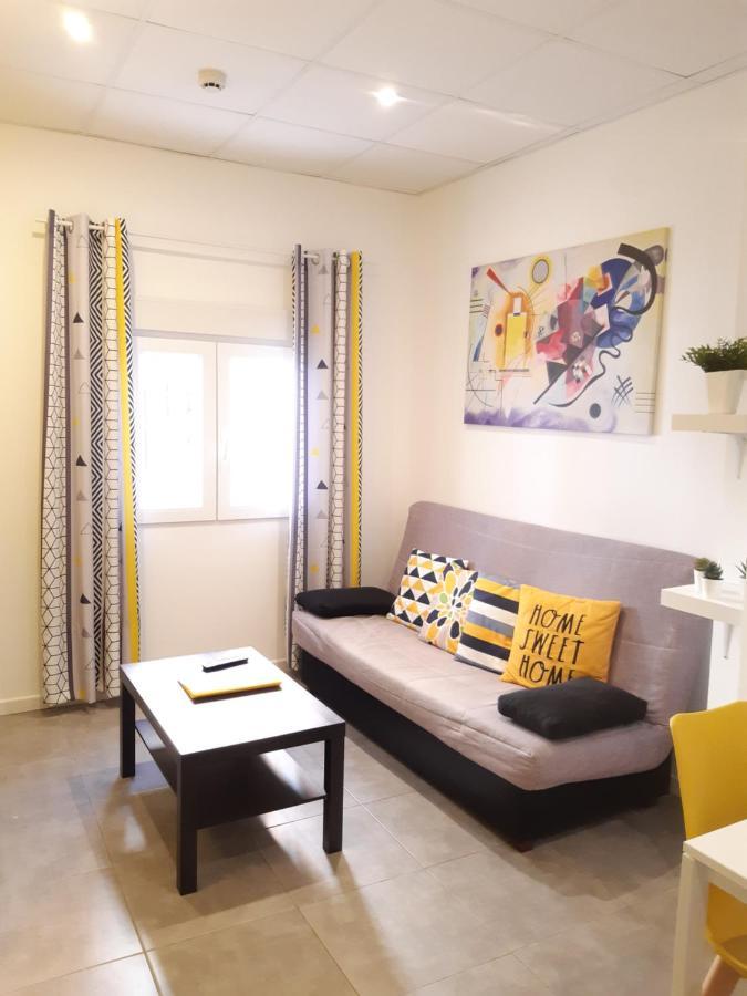 The Yellow Corner Apartment Аликанте Екстериор снимка