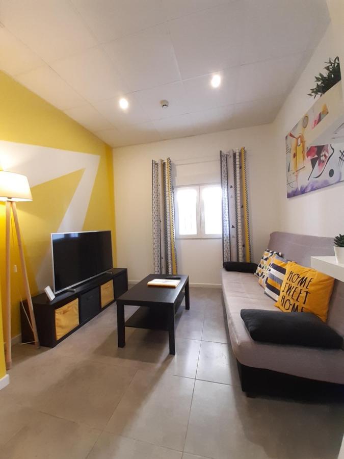 The Yellow Corner Apartment Аликанте Екстериор снимка