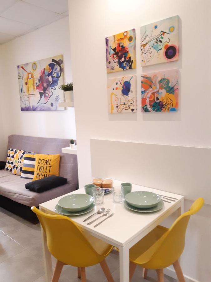The Yellow Corner Apartment Аликанте Екстериор снимка