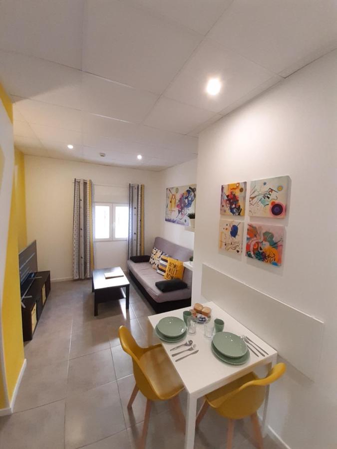 The Yellow Corner Apartment Аликанте Екстериор снимка