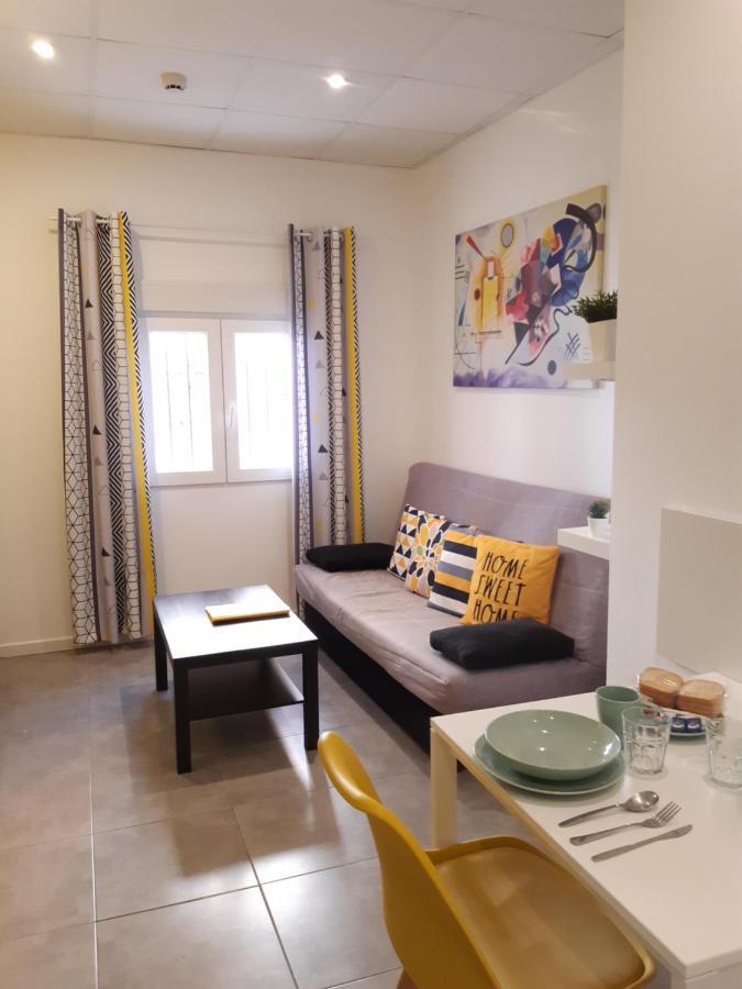 The Yellow Corner Apartment Аликанте Екстериор снимка